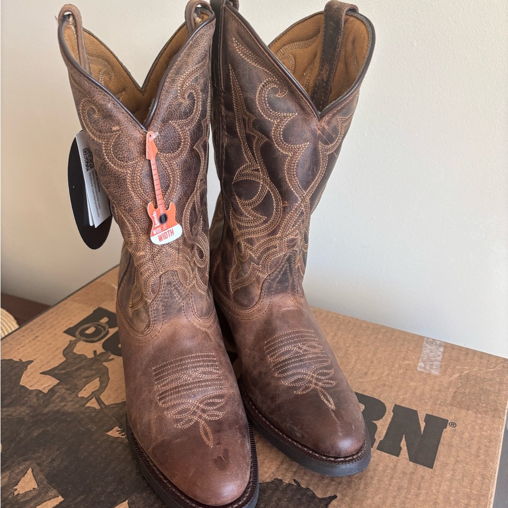 NWT Brown Laredo Cowgirl Boots (7.5 Wide Calf)